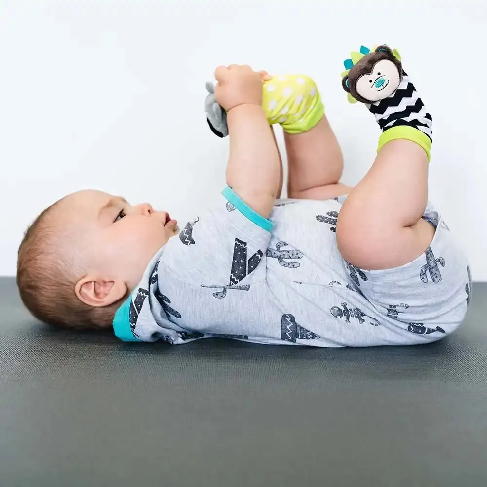Bbluv Duo Developmental Foot Finders With Rattle - Hedgehog & Racoon