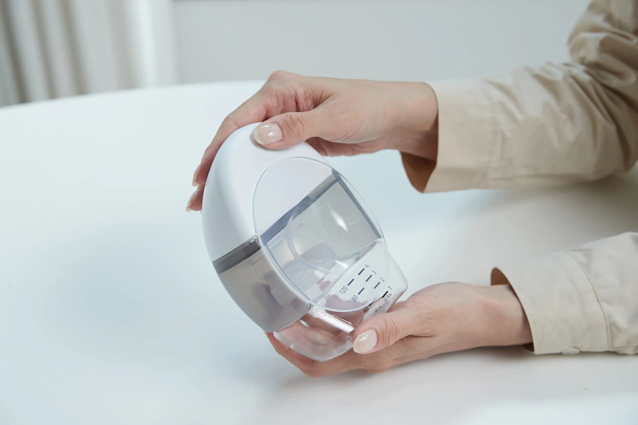 Spectra Dual Compact   Wearable Electric Breast Pump Bundle